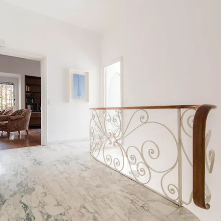 Belvedere By Comorooms *