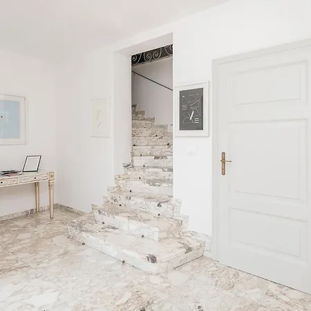 Belvedere By Comorooms Villa *